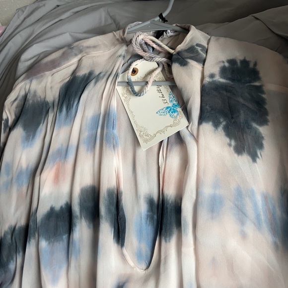 Young, fabulous and broke - Picture 6 of 12